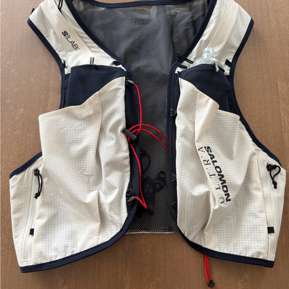Salomon Ultra 10 Cream and Black Running Vest